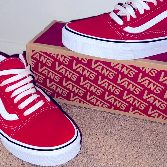 Red Vans Men's Old Skool Sneaker (8) - Picture 4 of 4